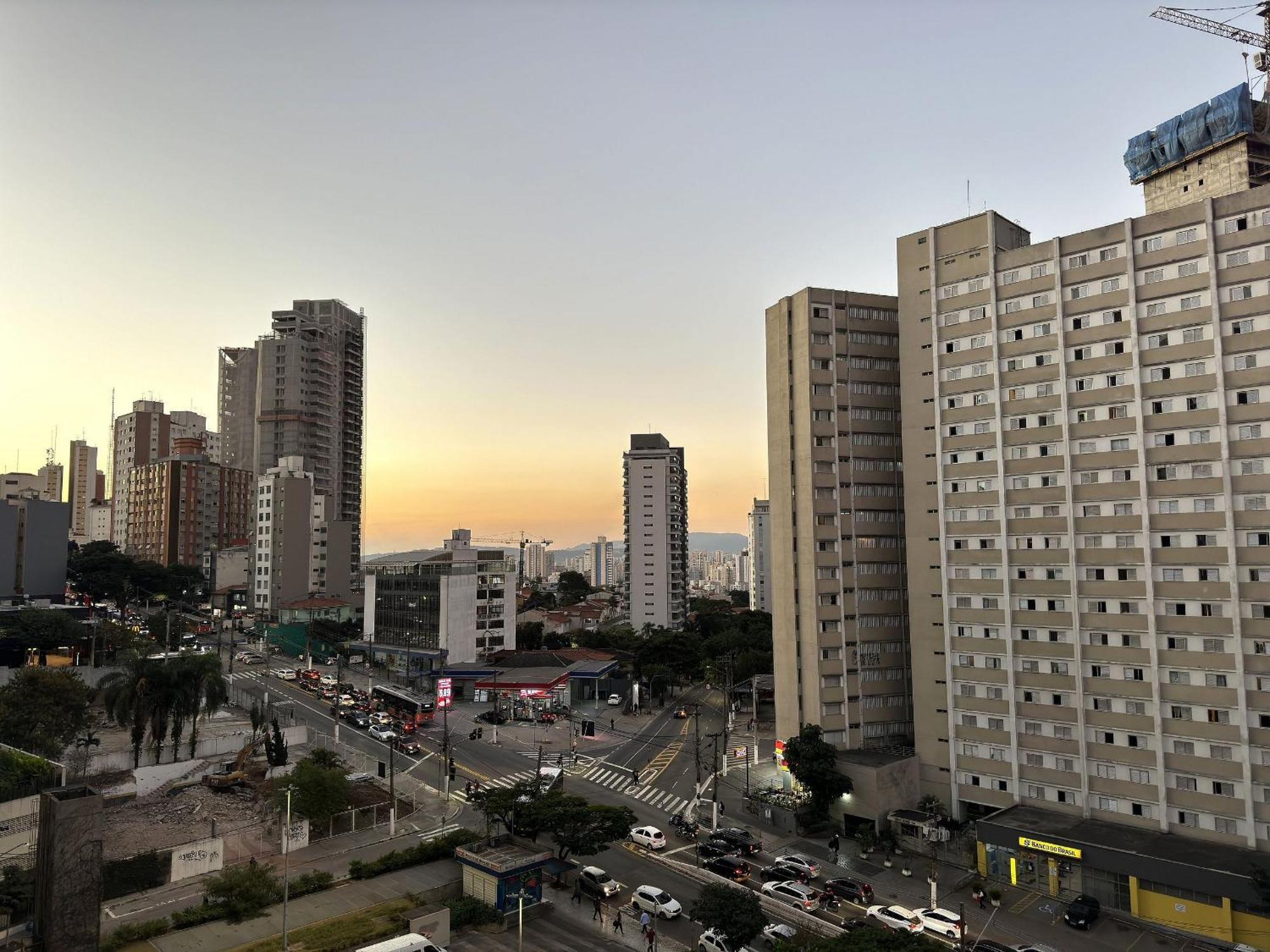 Completo Na Porta Do Metro Madalena! *